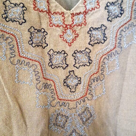 Eddie Bauer Linen Rayon blend embroidered top - Picture 5 of 5